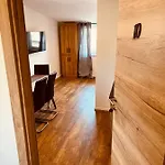 Pjagodic Cerklje - 5min To Airport - Free Parking Hotel 4*