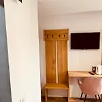 호텔 Pjagodic Cerklje - 5min To Airport - Free Parking