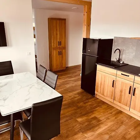 Hotel Pj Cerklje - 5min To Airport - Free Parking 4*