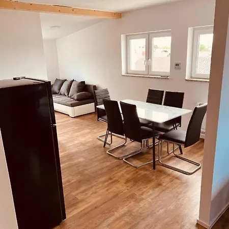 Pj Cerklje - 5min To Airport - Free Parking Hotel