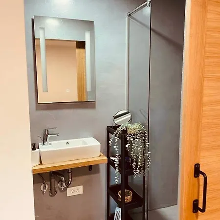 Pjagodic Cerklje - 5min To Airport Aparthotel