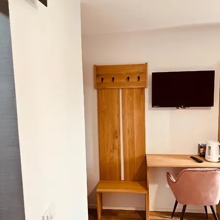 Hotel Pj Cerklje - 5min To Airport - Free Parking