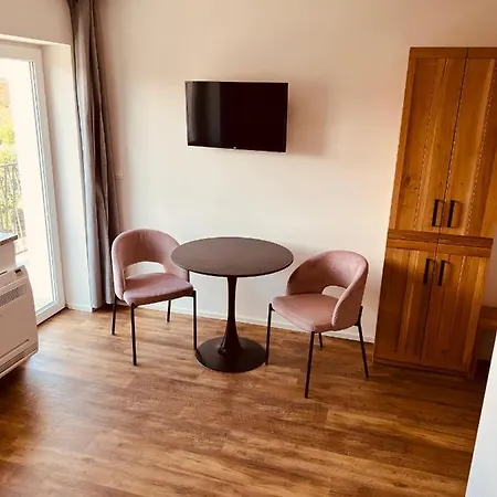Pj Cerklje - 5min To Airport - Free Parking Hotel Cerklje na Gorenjskem