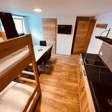 Pj Cerklje - 5min To Airport - Free Parking 4*
