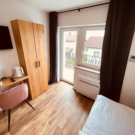 Hotel Pj Cerklje - 5min To Airport - Free Parking Cerklje na Gorenjskem