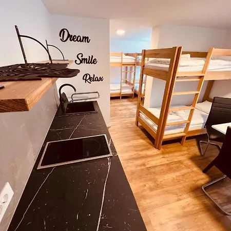 Pj Cerklje - 5min To Airport - Free Parking Hotel 4*