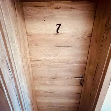 Pjagodic Cerklje - 5min To Airport Aparthotel Cerklje na Gorenjskem