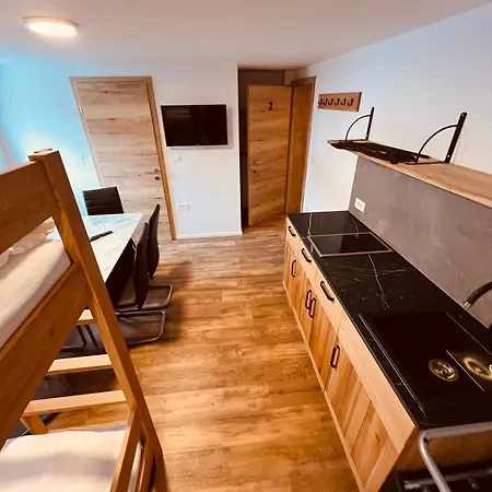 Pjagodic Cerklje - 5min To Airport Aparthotel