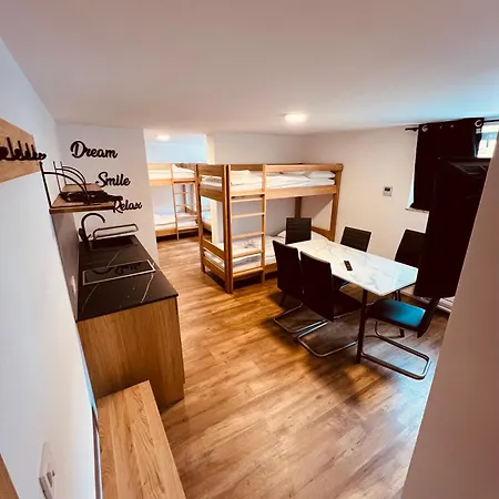 Pj Cerklje - 5min To Airport - Free Parking Hotel