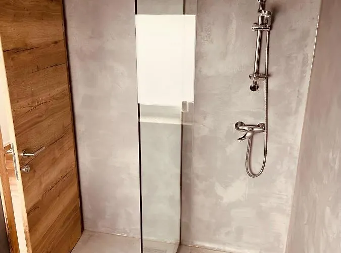 Hotel Pjagodic Cerklje - 5min To Airport - Free Parking 4*