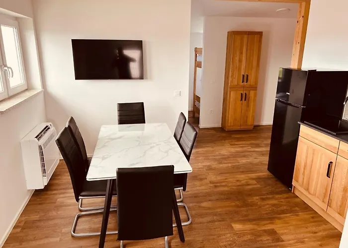 Hotel Pjagodic Cerklje - 5min To Airport - Free Parking Cerklje na Gorenjskem