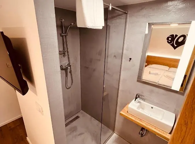 Pjagodic Cerklje - 5min To Airport - Free Parking Hotel Cerklje na Gorenjskem