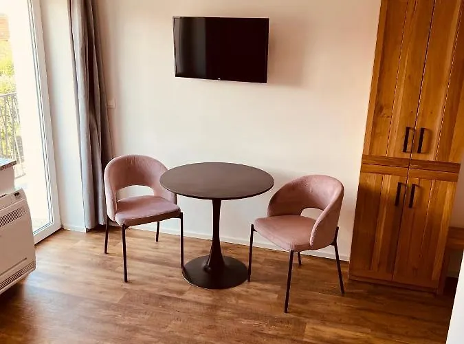 Pjagodic Cerklje - 5min To Airport - Free Parking Hotel Cerklje na Gorenjskem