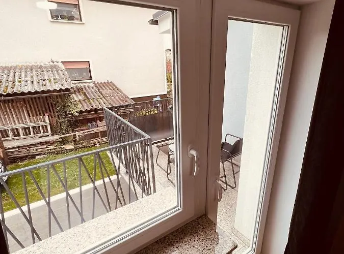 Hotel Pjagodic Cerklje - 5min To Airport - Free Parking