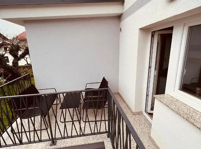 Pjagodic Cerklje - 5min To Airport - Free Parking Hotel Cerklje na Gorenjskem