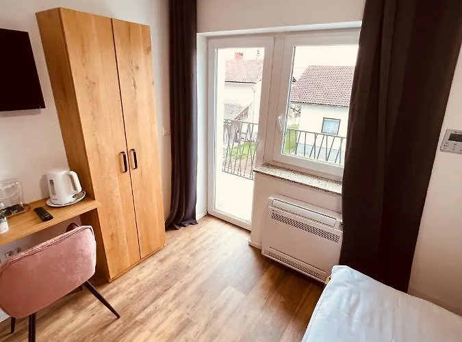 Hotel Pjagodic Cerklje - 5min To Airport - Free Parking Cerklje na Gorenjskem