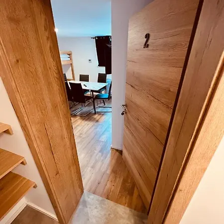 Pjagodic Cerklje - 5min To Airport Lägenhetshotell Cerklje na Gorenjskem