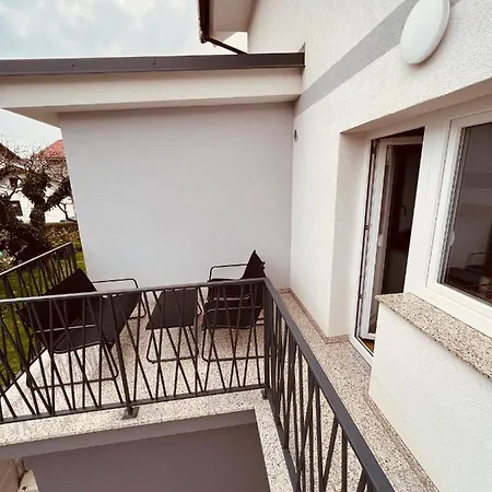 Pjagodic Cerklje - 5min To Airport Lägenhetshotell Cerklje na Gorenjskem